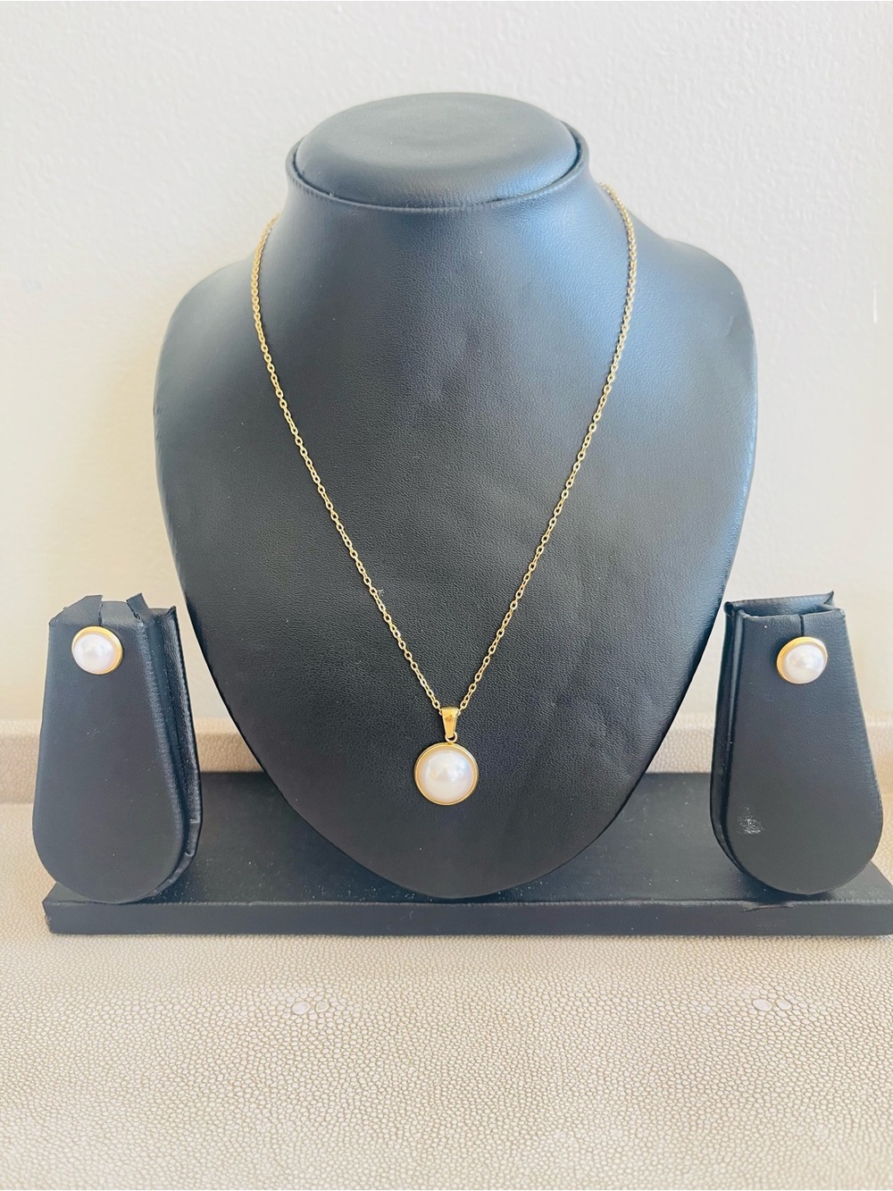 Anti Tarnish Gold Pearl Pendant Necklace and Stud Earrings Set
